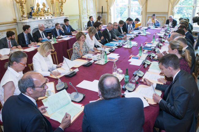 4602 11 18/07/2017 : Conférence des Présidents, Hôtel de Lassay
M. le Président François de Rugy, Mme Sabine Thillaye, Mme Brigitte Bourguignon, M. Eric Woerth